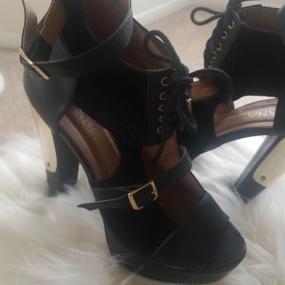 Shoes - Picture 3 of 3